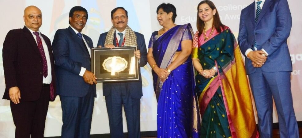 Advisor Bhatnagar addresses third Excellence in Education Awards ceremony at Mauritius