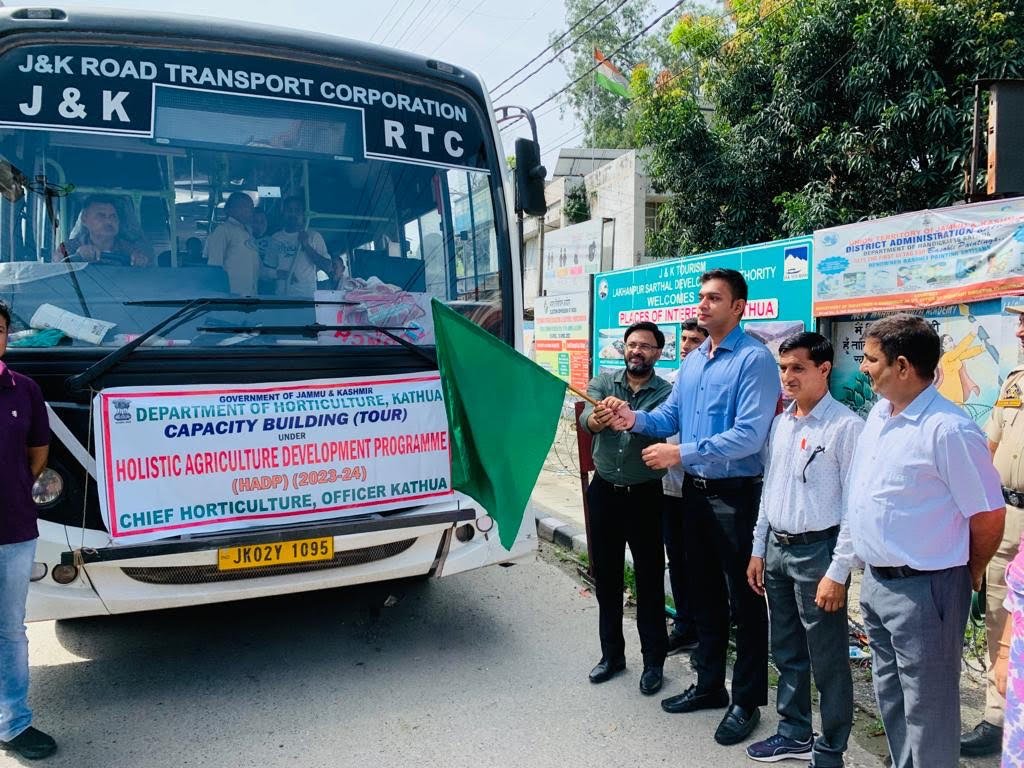 DC Kathua flags off batch of Farmers to SKUAST J for Capacity Building Programme