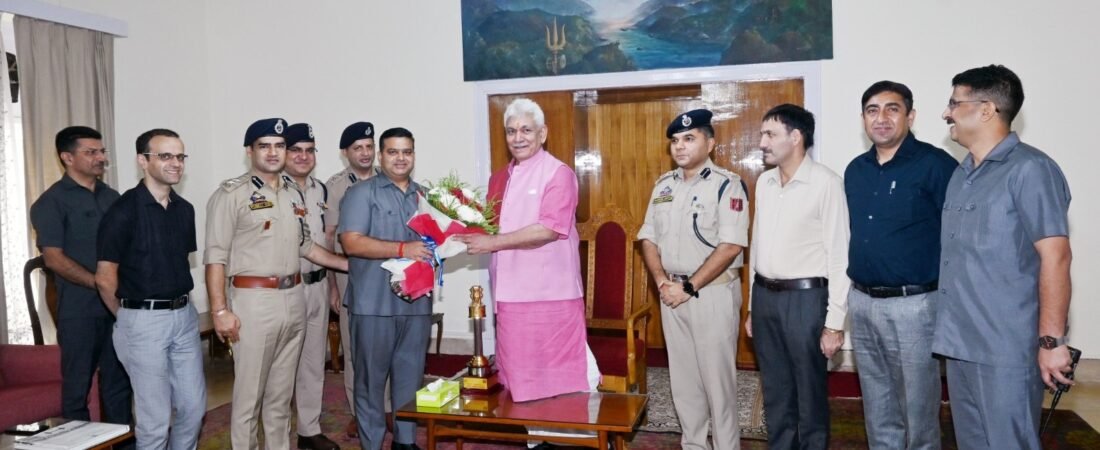 Delegation of JKPS Officers call on Lt Governor Manoj Sinha