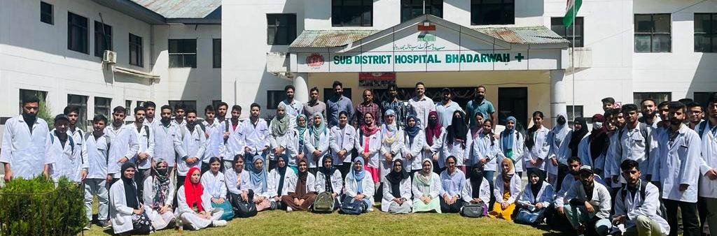New MBBS Doda GMC batch visits SDH Bhaderwah as a part of foundational course