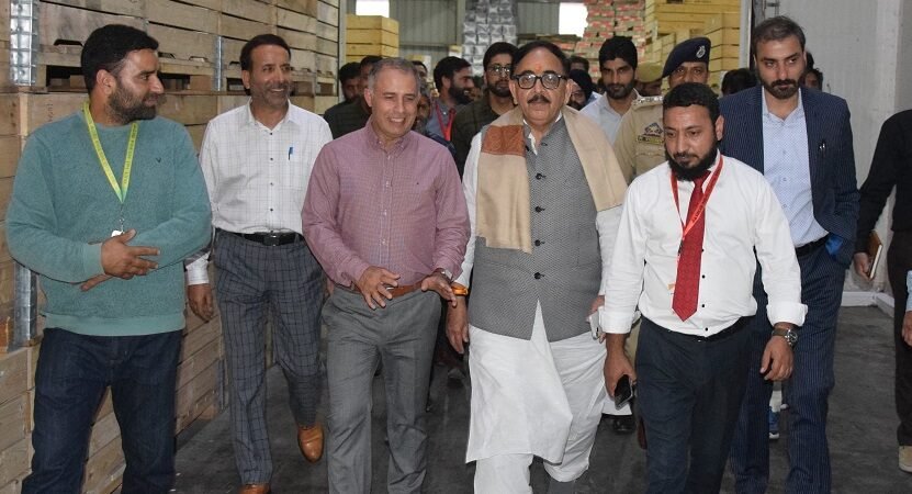 Union Minister for Heavy Industries, Public Enterprises visits Pulwama