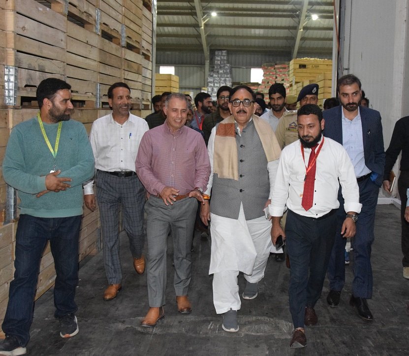 Union Minister for Heavy Industries, Public Enterprises visits Pulwama