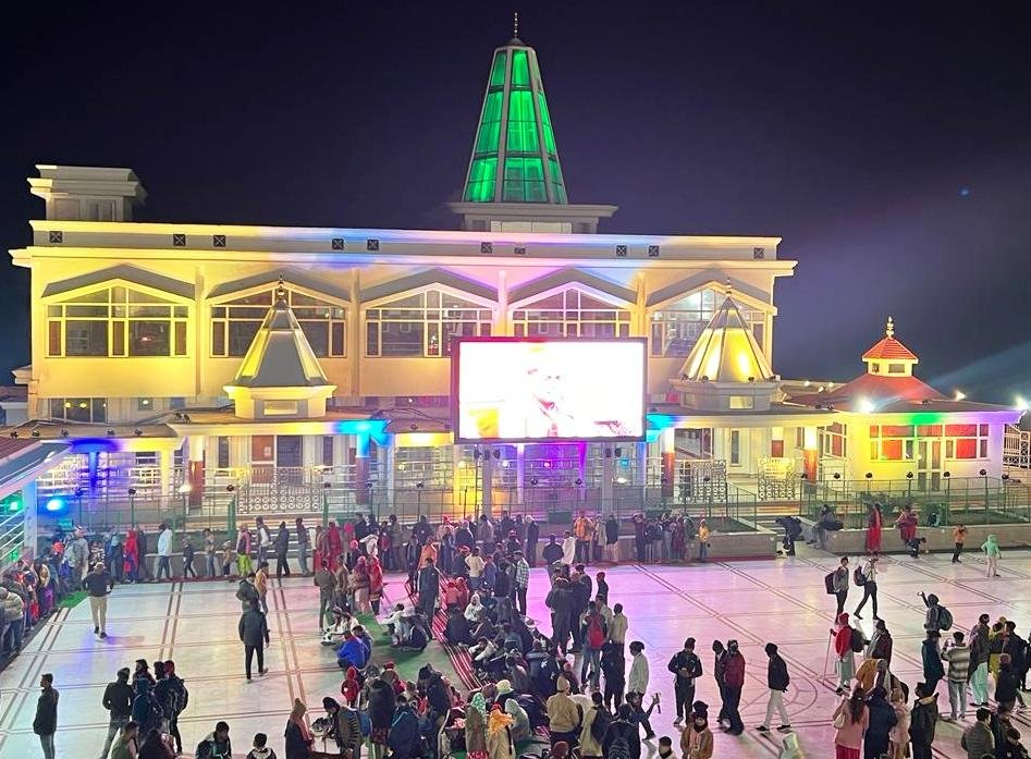 Shri Mata Vaishno Devi Ji Shrine lit up ahead of Ram Temple consecration ceremony 2