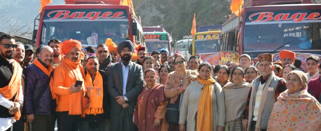 DC Doda flags off devotees to Prayagraj Maha Kumbh Yatra 2025