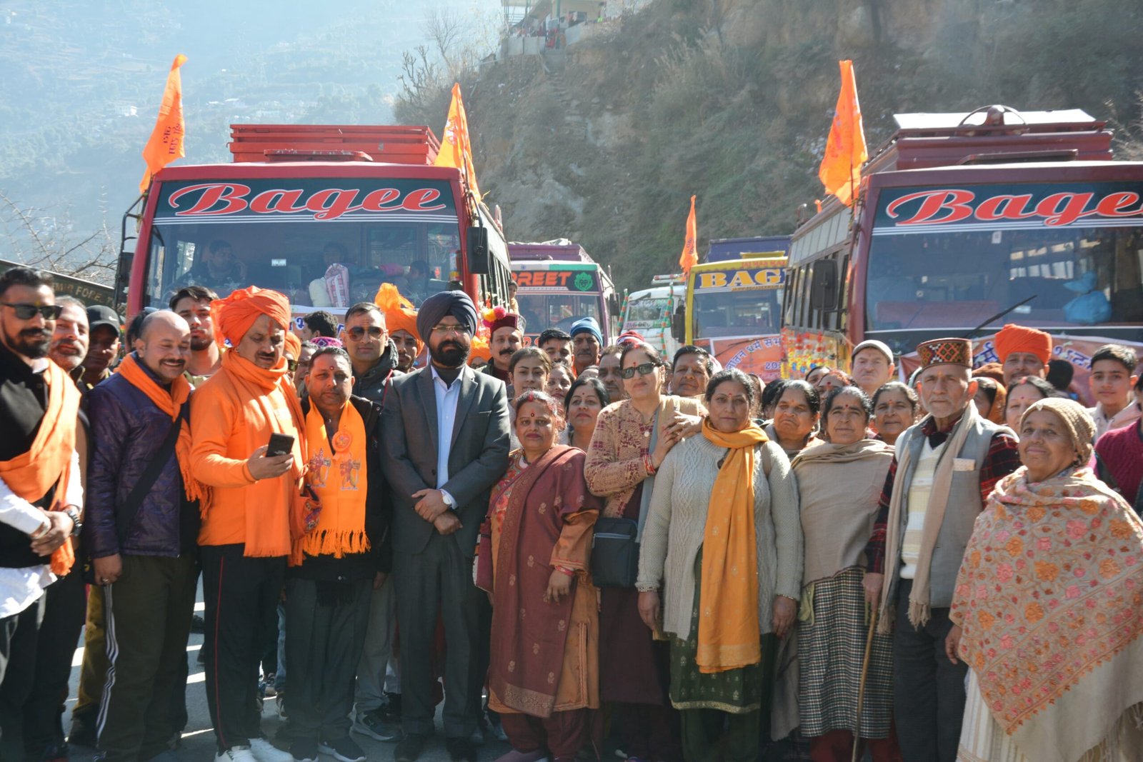 DC Doda flags off devotees to Prayagraj Maha Kumbh Yatra 2025