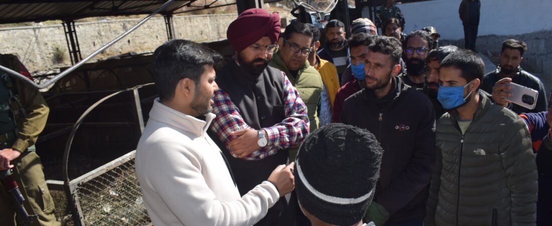 Managing Director SBM (U) inspects Material Recovery Facility at Doda town