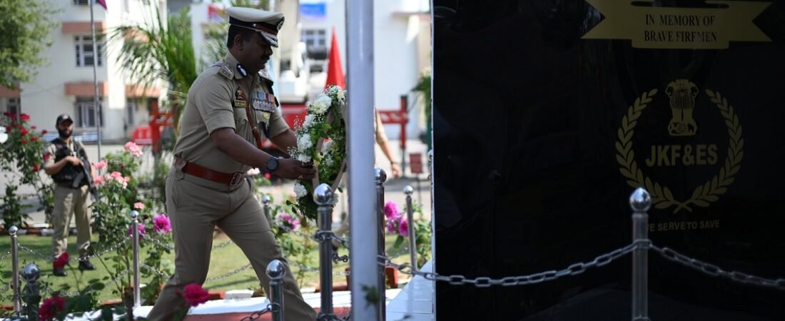 DFES pays tributes to Bombay Dock Explosion martyrs
