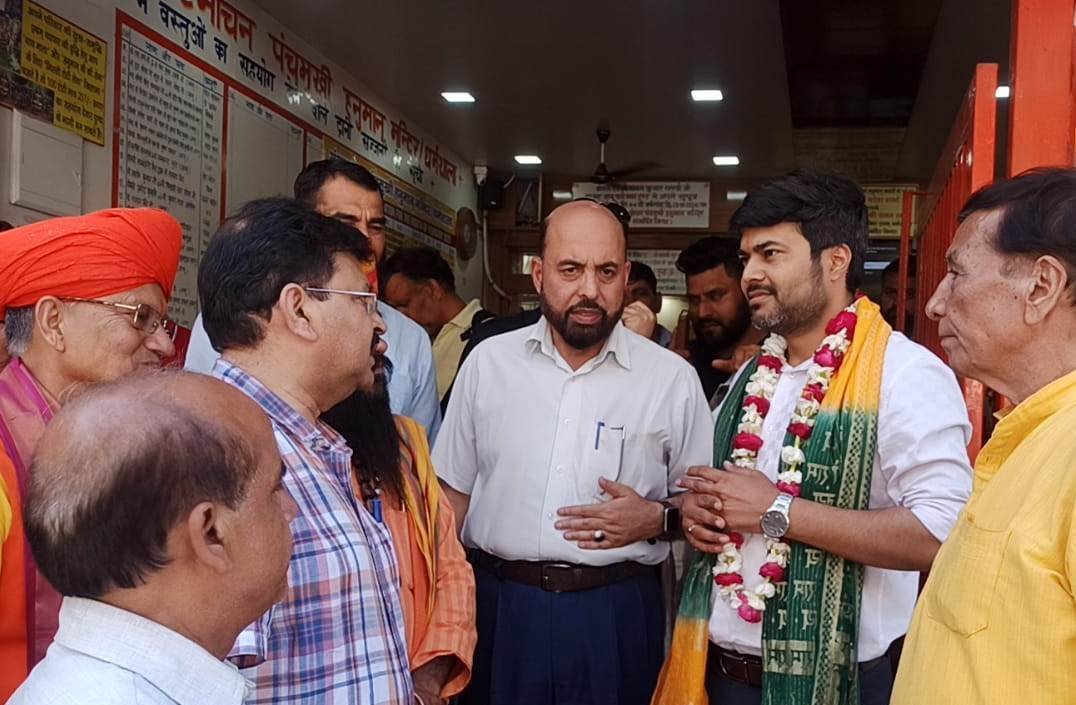 JMC Commissioner lays foundation of public toilet complex