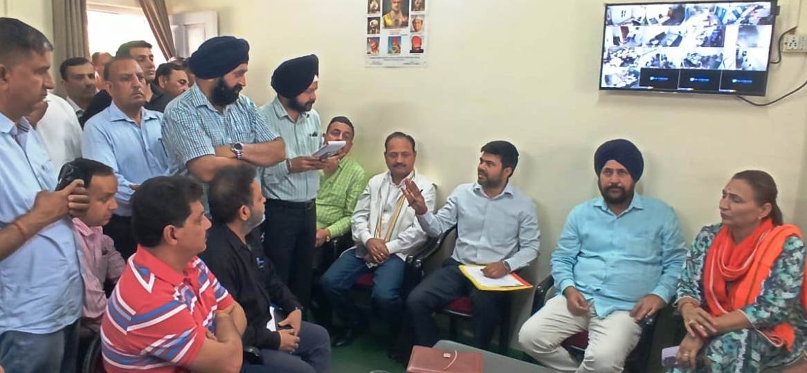MLA Dr. Narender Singh, Commissioner JMC visit Sainik Colony