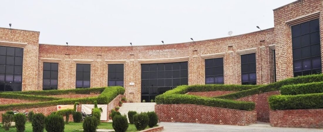 JNU Renames Vice Chancellor as Kulguru in a Move Towards Tradition and Gender Neutrality