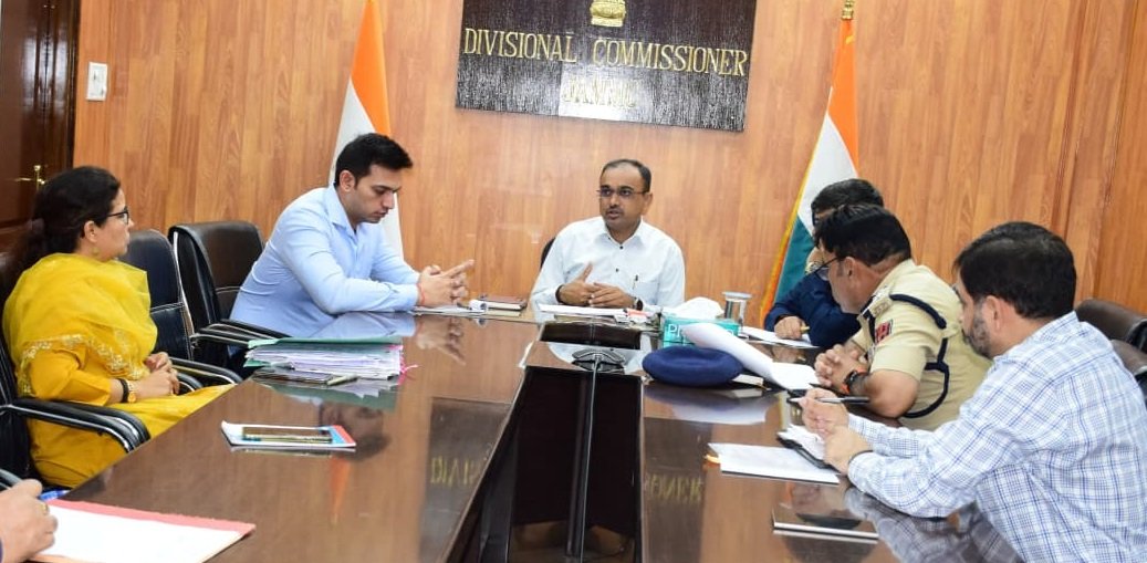 Div Com reviews implementation of actionable points for improvement of Traffic management system in Jammu City