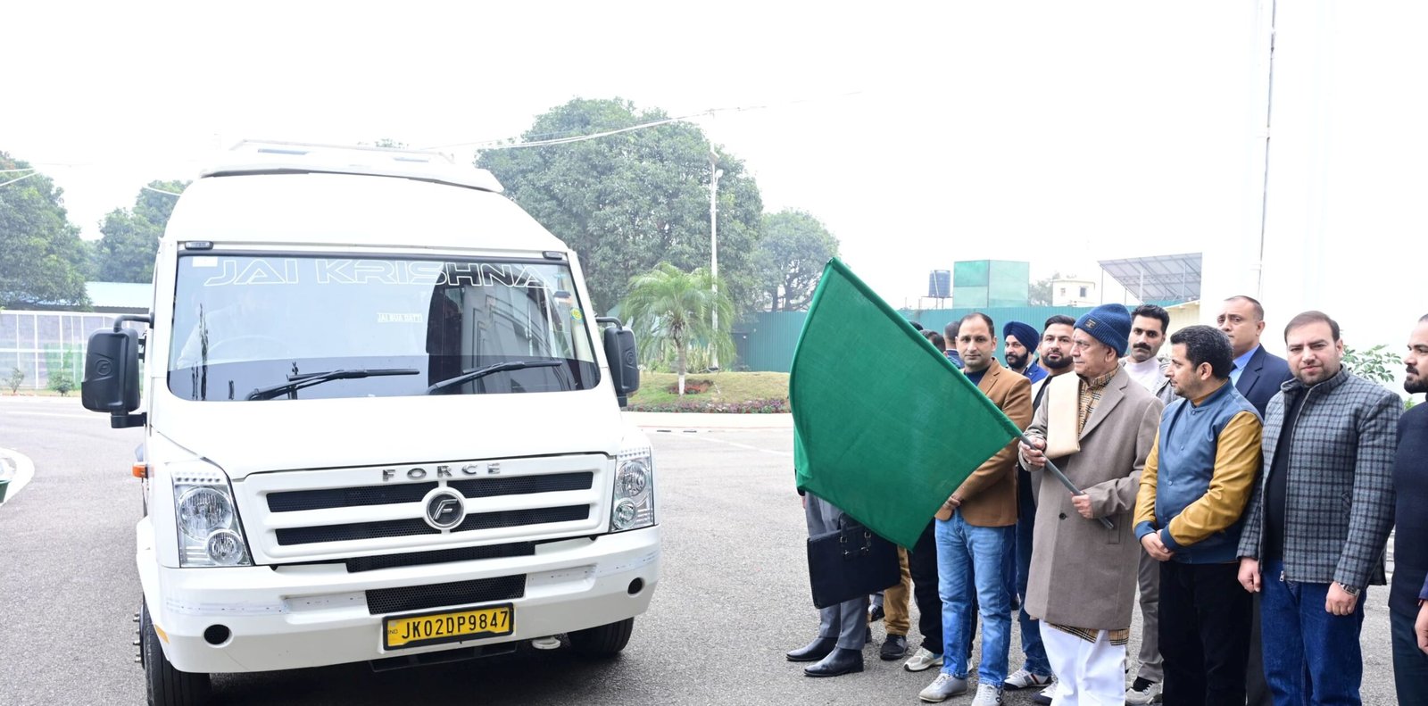 Lieutenant Governor flags off group of Youth from South Kashmir for Exposure Tour